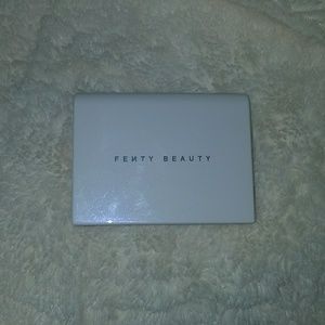 Fenty Beauty invisimatte blotting powder